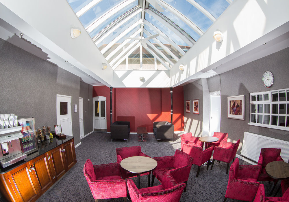 Mere Court Hotel Knutsford Esterno foto